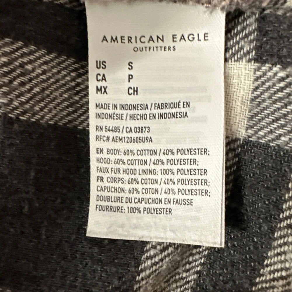 AE American Eagle Plaid Hooded Flannel Small Sherpa Lined Pink  Grey Womens - Picture 6 of 10